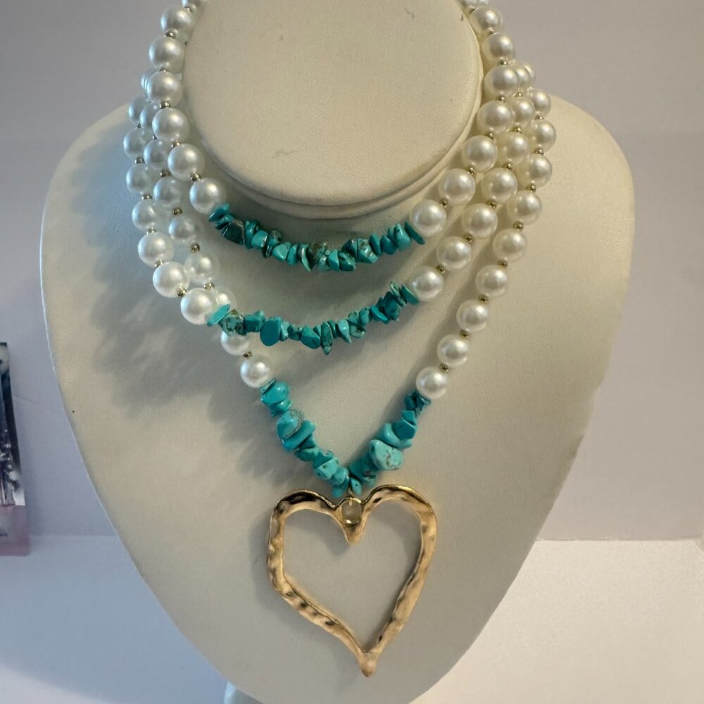 HEART Elegant Statement Necklace – Timeless Chic Style - Picture 5 of 8